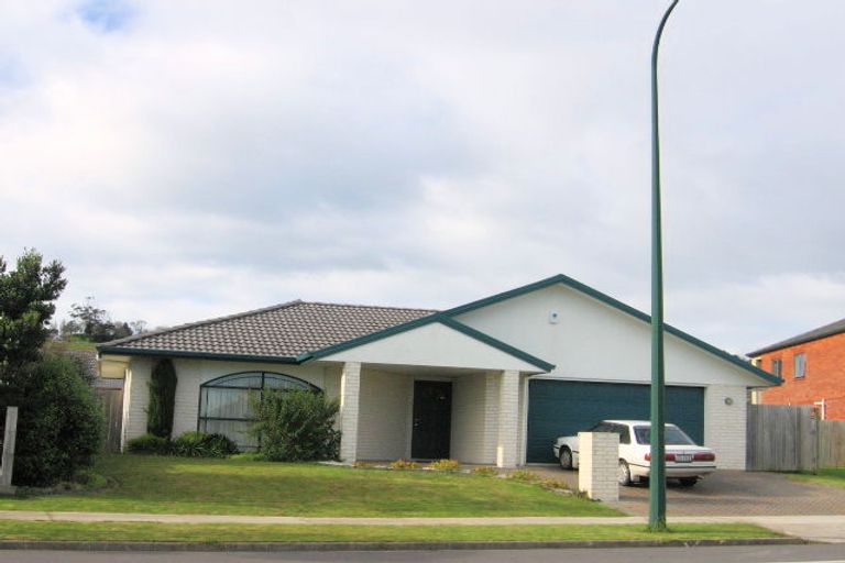 Photo of property in 204 Kilkenny Drive, East Tamaki Heights, Auckland, 2016