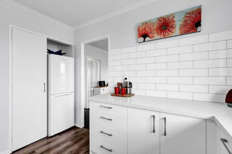 Photo of property in 19a Tukapa Street, Westown, New Plymouth, 4310