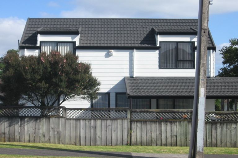 Photo of property in 2/4 Manuka Road, Glenfield, Auckland, 0629