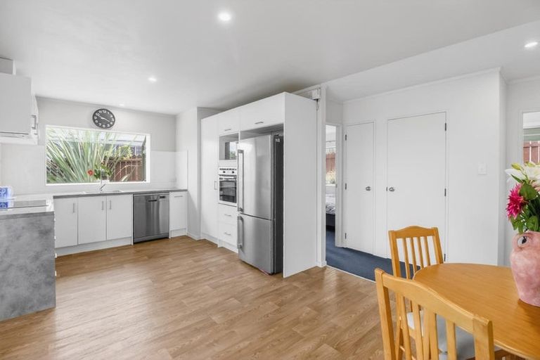 Photo of property in 23 Faram Place, Massey, Auckland, 0614