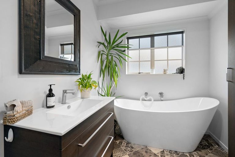 Photo of property in 14 Alba Place, Cambridge, 3434