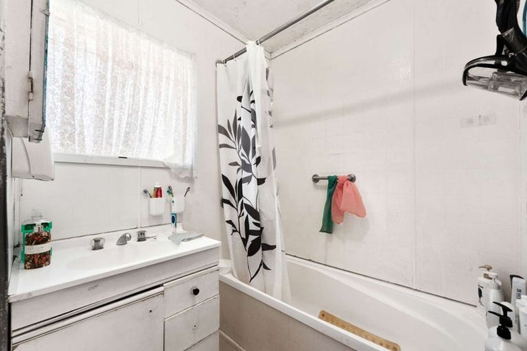 Photo of property in 52 Zelda Avenue, Clover Park, Auckland, 2023