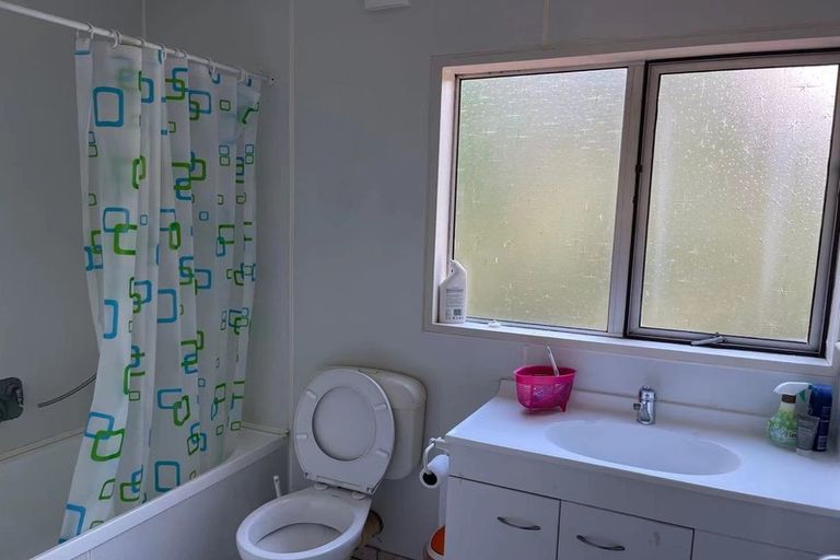 Photo of property in 1/329 Pakuranga Road, Pakuranga Heights, Auckland, 2010