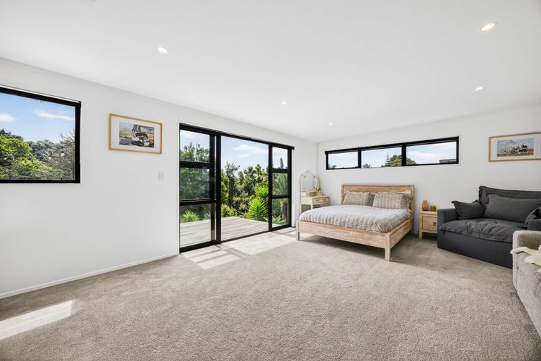 Photo of property in 38 Elliston Crescent, Stanmore Bay, Whangaparaoa, 0932