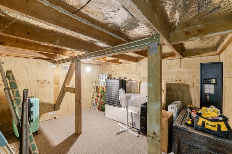 Photo of property in 2 Cannon Hill Crescent, Mount Pleasant, Christchurch, 8081