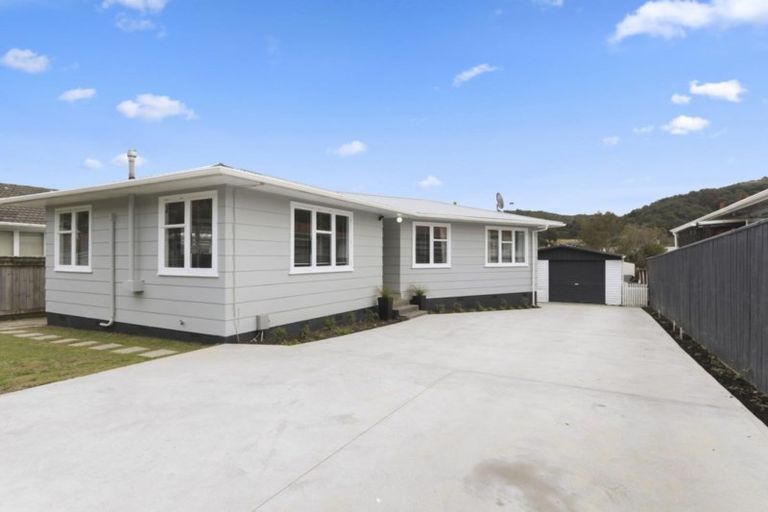 Photo of property in 3 Manurewa Grove, Wainuiomata, Lower Hutt, 5014