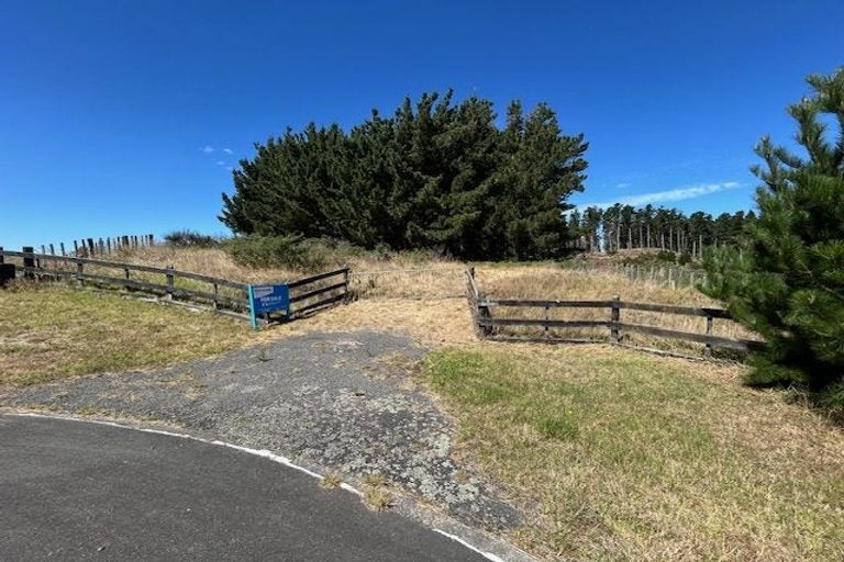 Photo of property in 16 Quail Way, Waitarere, Levin, 5510