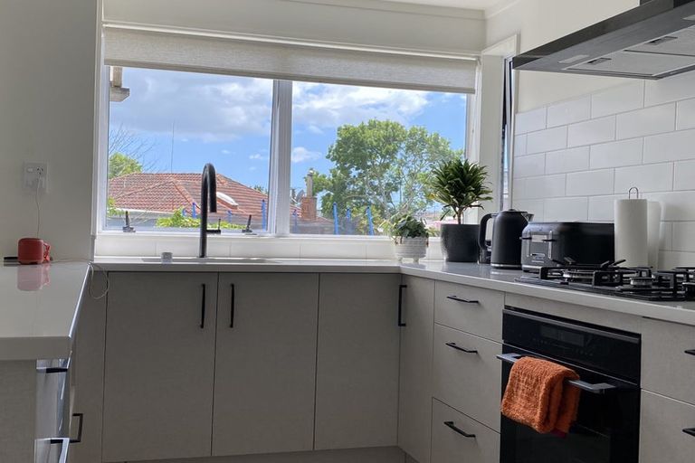 Photo of property in 2/12 Duncan Avenue, Te Atatu South, Auckland, 0610