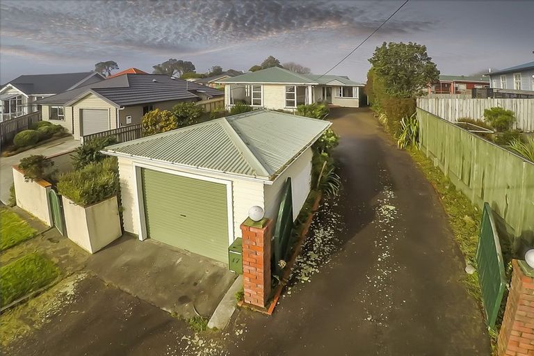 Photo of property in 17 Clifford Road, Johnsonville, Wellington, 6037