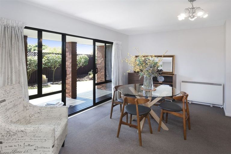 Photo of property in 16 Coniston Avenue, Ilam, Christchurch, 8041