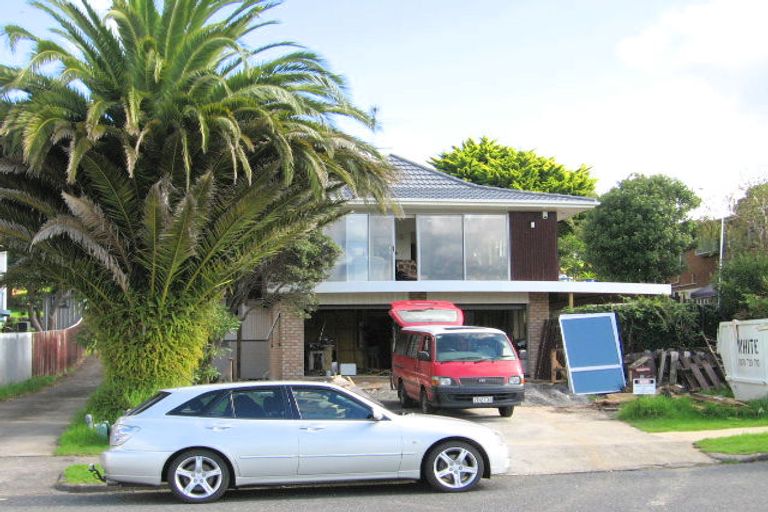 Photo of property in 18 Mccrystal Avenue, Bucklands Beach, Auckland, 2012