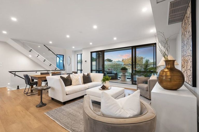 Photo of property in 13b Dominion Street, Takapuna, Auckland, 0622