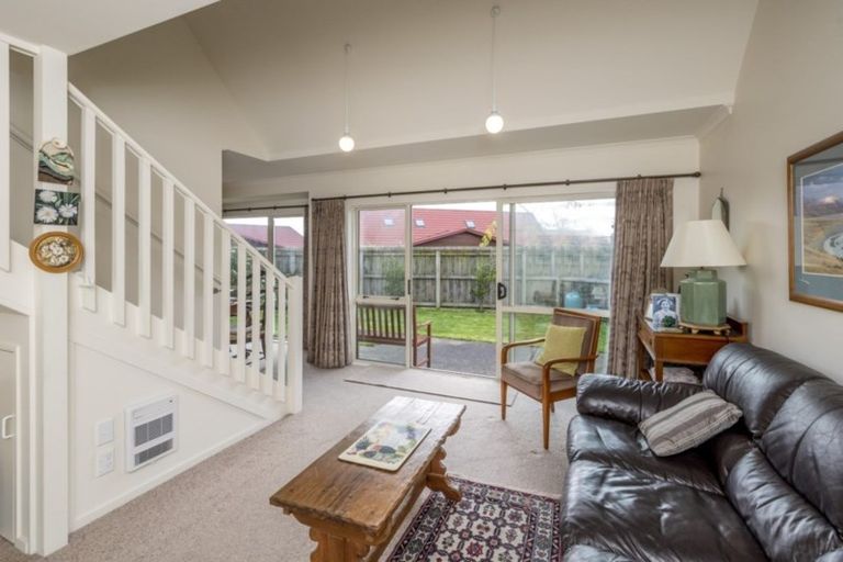 Photo of property in Rangeview Villas, 10/9 Fuller Close, Levin, 5510