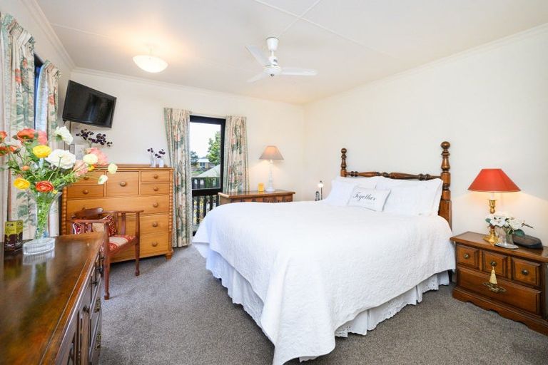 Photo of property in 19 Ashburn Lane, Awapuni, Palmerston North, 4412