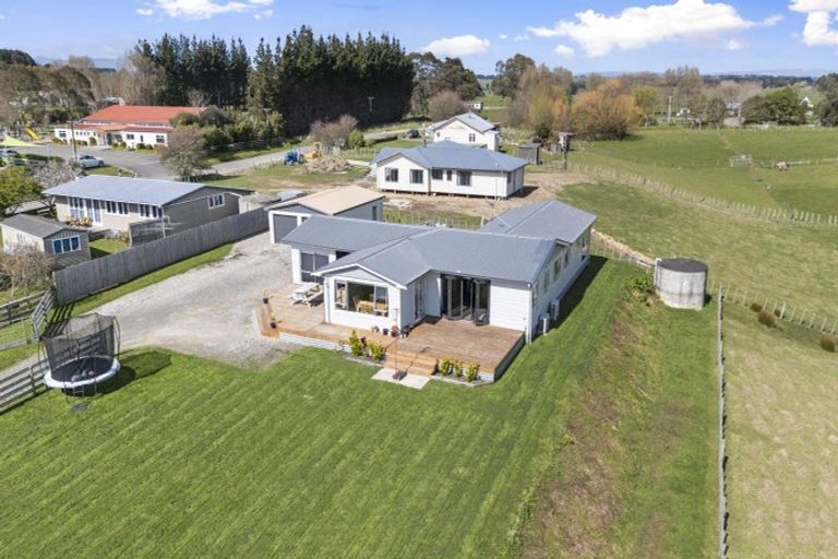 Photo of property in 20 Monteith Street, Halcombe, 4779