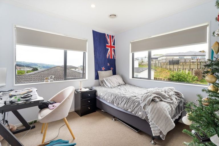 Photo of property in 77 Grenada Drive, Grenada Village, Wellington, 6037