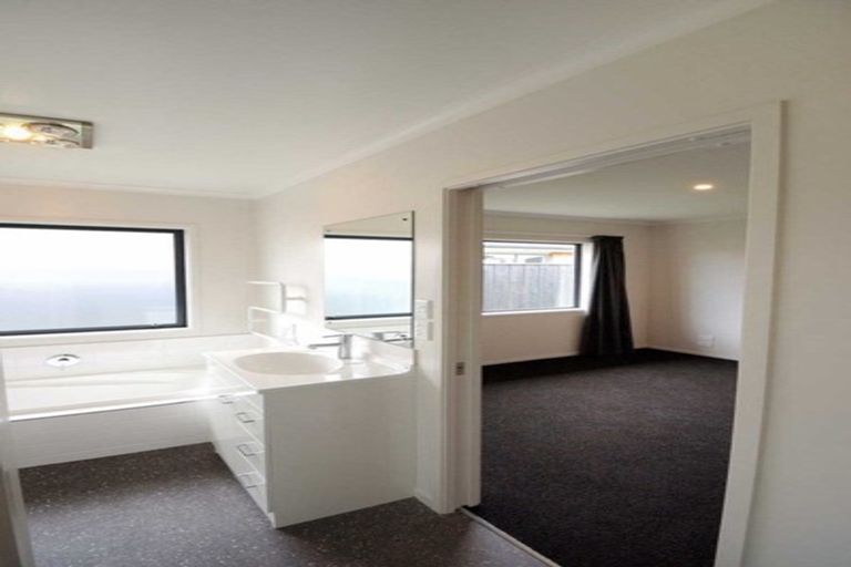 Photo of property in 17 Ragley Way, Rolleston, 7615