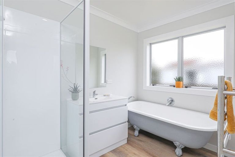 Photo of property in 142 Hakanoa Street, Huntly, 3700