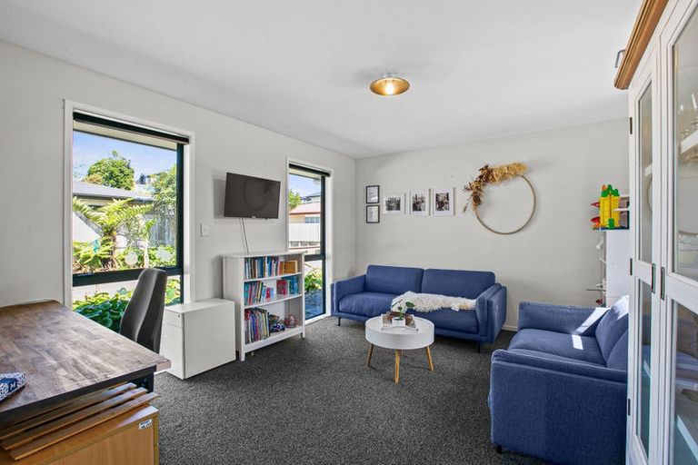 Photo of property in 15a Frederick Place, Whalers Gate, New Plymouth, 4310