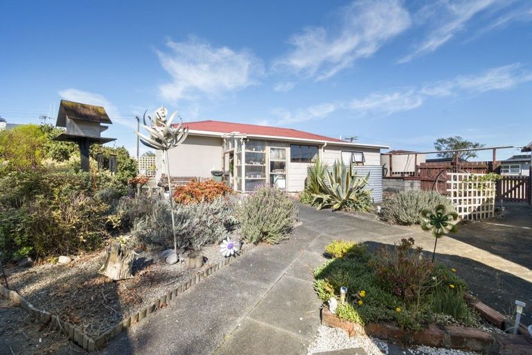 Photo of property in 6 Milne Street, Sanson, 4817