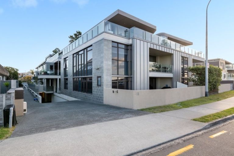 Photo of property in 12/48 Marine Parade, Mount Maunganui, 3116