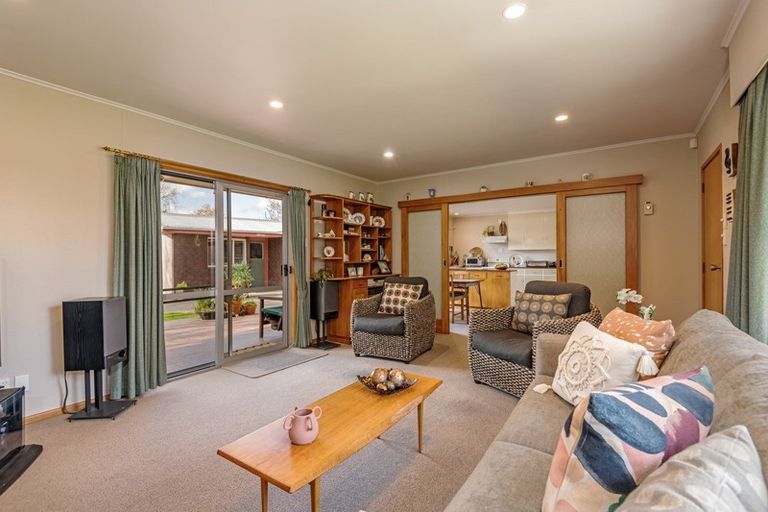 Photo of property in 9 Panako Place, Awapuni, Palmerston North, 4412