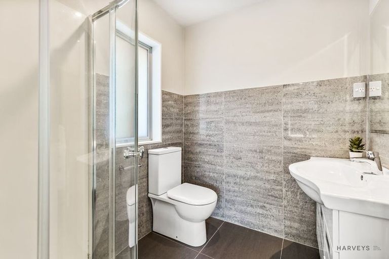 Photo of property in 75b Pleasant Road, Glen Eden, Auckland, 0602