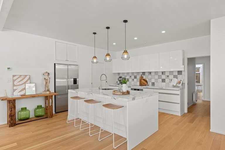 Photo of property in 107 Fulford Street, New Plymouth, 4310