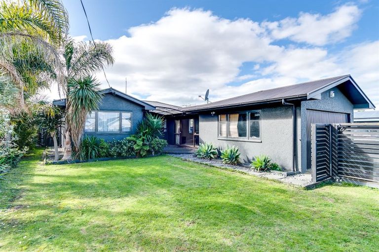 Photo of property in 54 Meeanee Road, Taradale, Napier, 4112