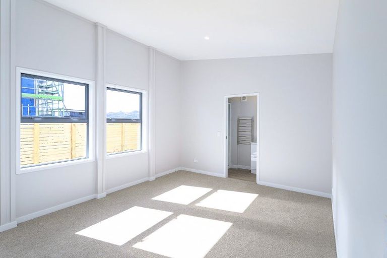 Photo of property in 8 Ngaroma Crescent, Whitianga, 3510