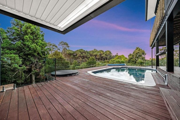 Photo of property in 8 Aberdeen Road, Campbells Bay, Auckland, 0620