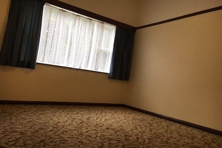 Photo of property in 94 Russell Terrace, Berhampore, Wellington, 6023