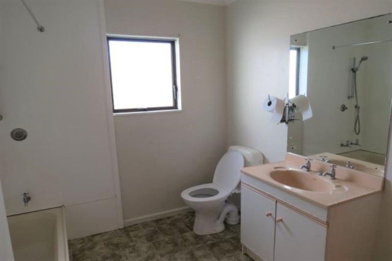 Photo of property in 19 Karamu Street, Strandon, New Plymouth, 4312