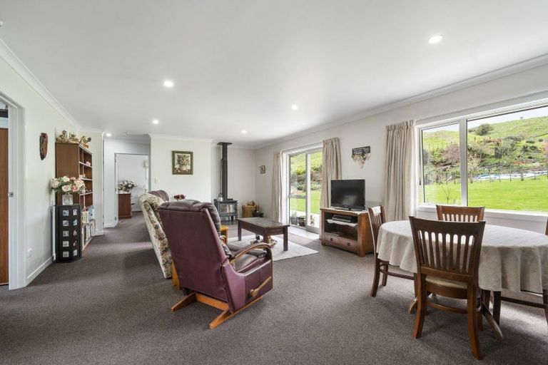 Photo of property in 120 East Mangahuia Road, Rangiwahia, Kimbolton, 4774