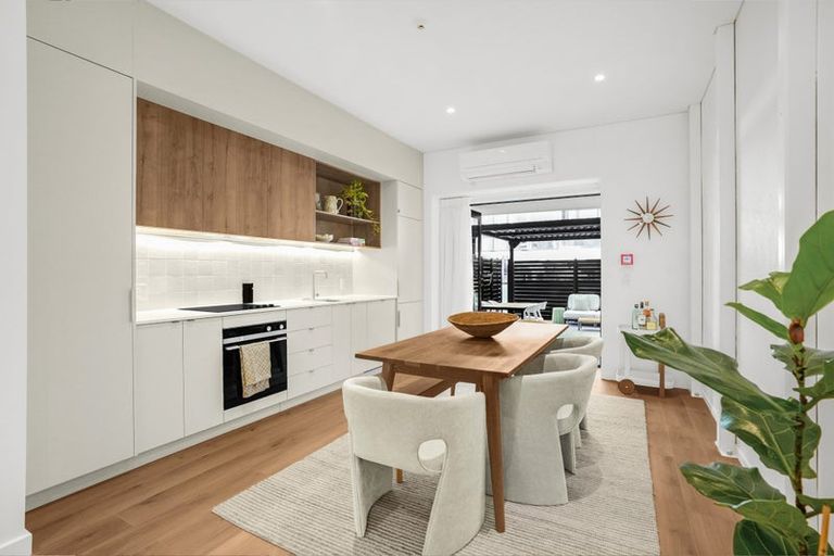 Photo of property in 4/11 Courtenay Place, Te Aro, Wellington, 6011