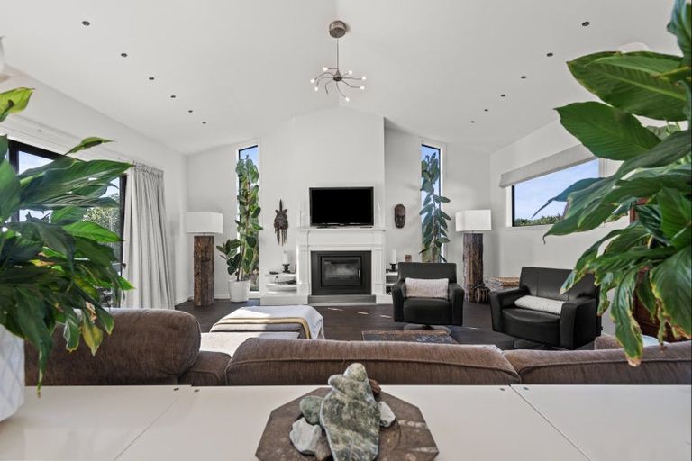 Photo of property in 69 Polson Hill Drive, Aokautere, Palmerston North, 4471