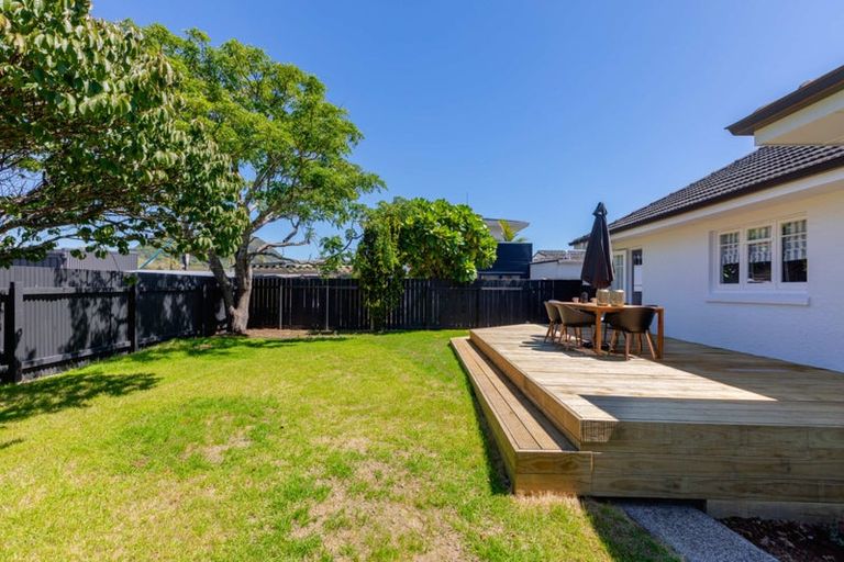 Photo of property in 4 Pitau Road, Mount Maunganui, 3116