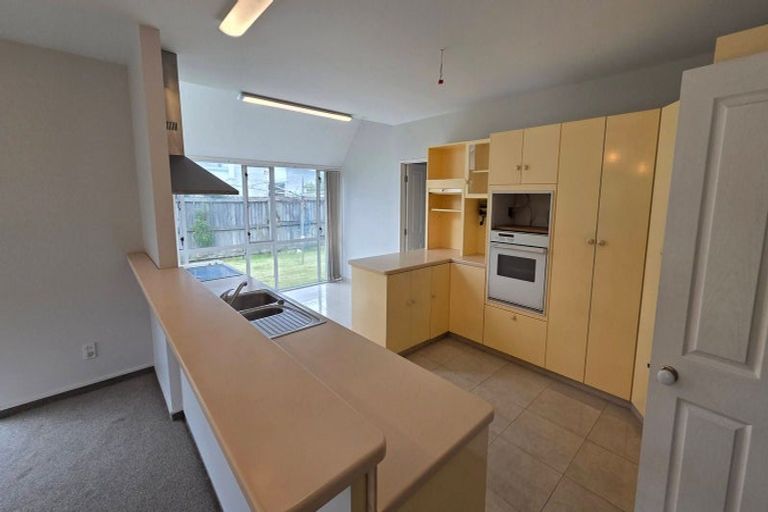 Photo of property in 12 Eversleigh Street, St Albans, Christchurch, 8014