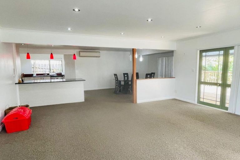Photo of property in 108 Seaview Road, Glenfield, Auckland, 0629