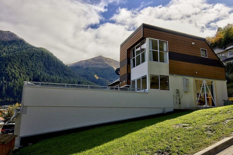 Photo of property in 5a Anderson Heights, Queenstown, 9300