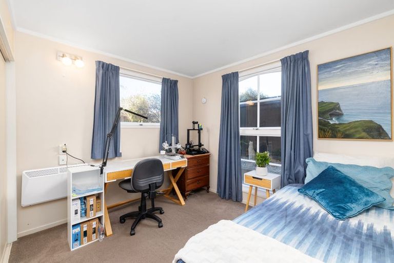 Photo of property in 18 Delaware Crescent, Russley, Christchurch, 8042