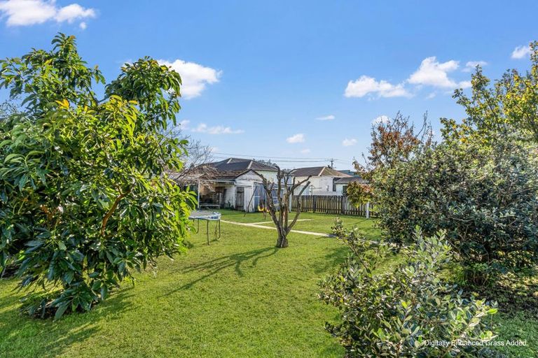 Photo of property in 35 De Lautour Road, Inner Kaiti, Gisborne, 4010