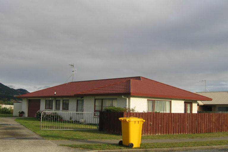 Photo of property in 112 Makarini Street, Paraparaumu, 5032