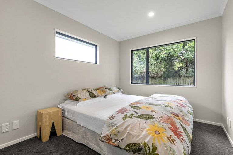 Photo of property in 99 Kemp Road, Massey, Auckland, 0614