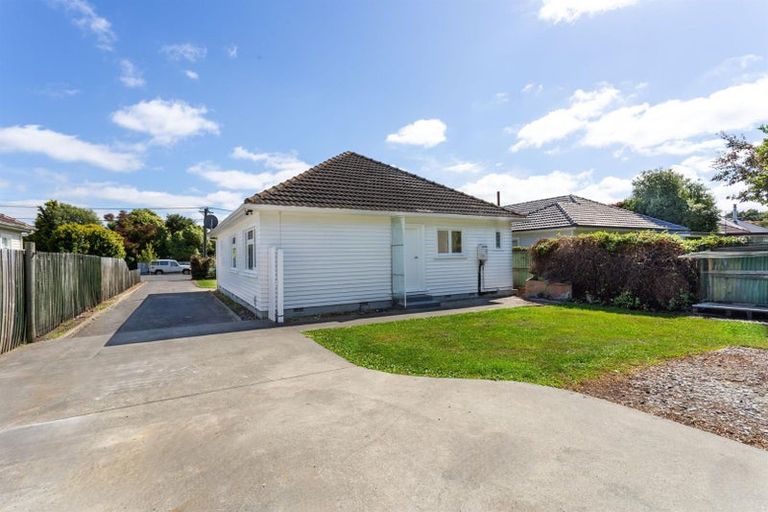 Photo of property in 100 Suva Street, Upper Riccarton, Christchurch, 8041