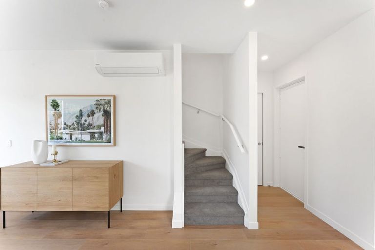 Photo of property in 4c Towra Place, Botany Downs, Auckland, 2010