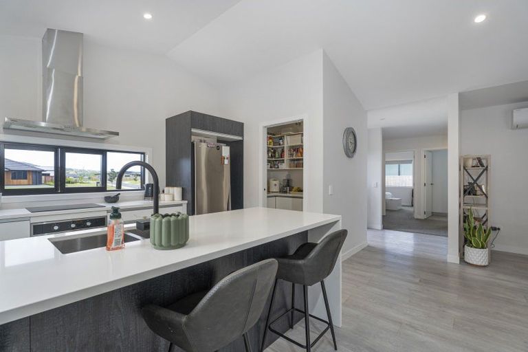 Photo of property in 4 Ngaroma Crescent, Whitianga, 3510