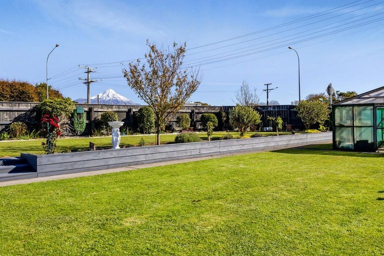 Photo of property in 74 Broadway, Stratford, 4332