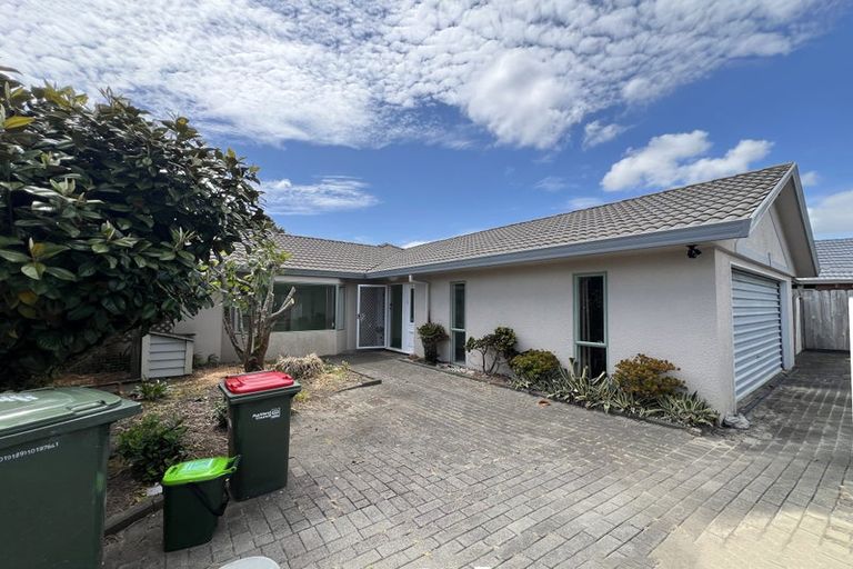 Photo of property in 6 Waylen Place, Burswood, Auckland, 2013