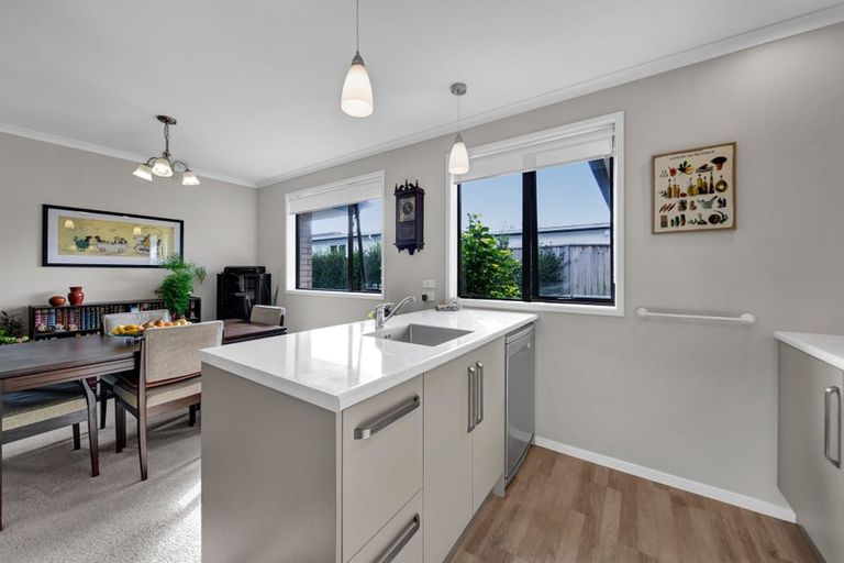 Photo of property in 156a Mangorei Road, Merrilands, New Plymouth, 4312
